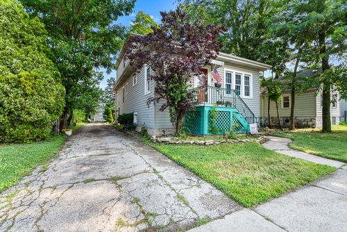 8112 Christie Ave, Lyons, IL, 60534-1111 | Card Image