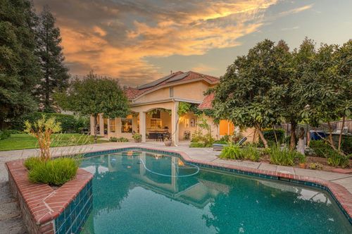 10155 N Edgewood Dr, Fresno, CA, 93720-3423 | Card Image