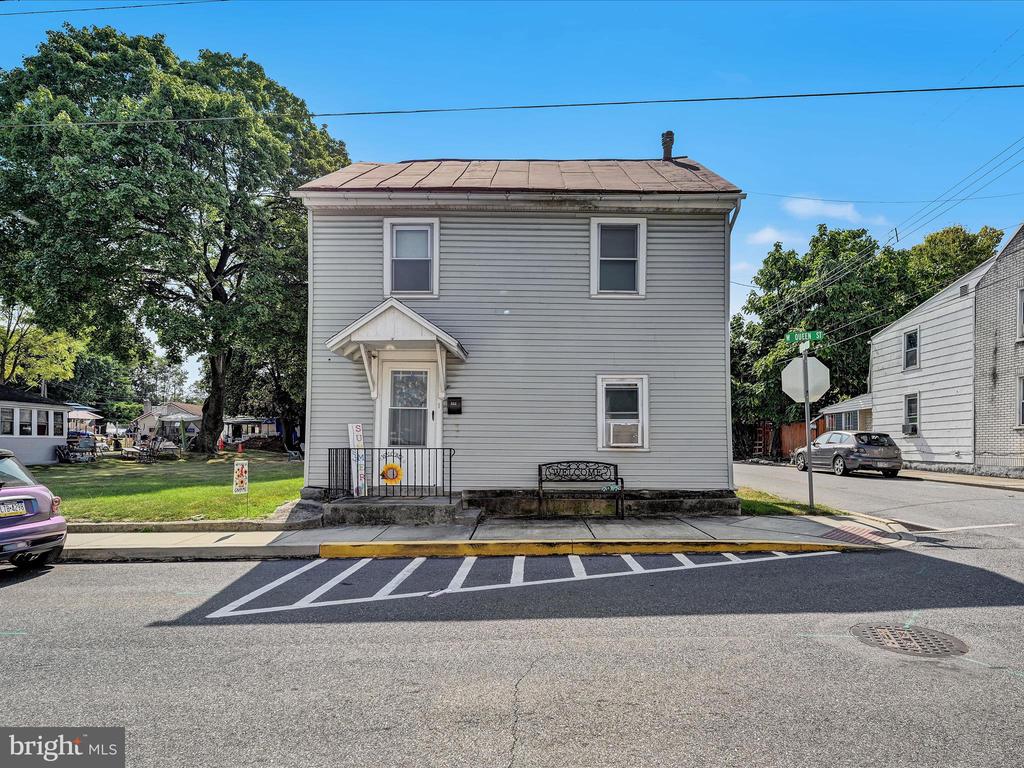 Queen St, Annville, PA 17003