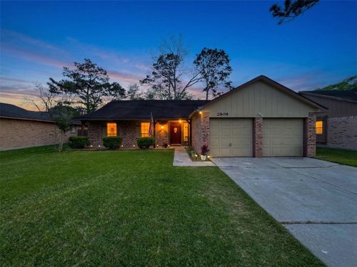 2909 Laurelridge Dr, League City, TX, 77573-5935 | Card Image