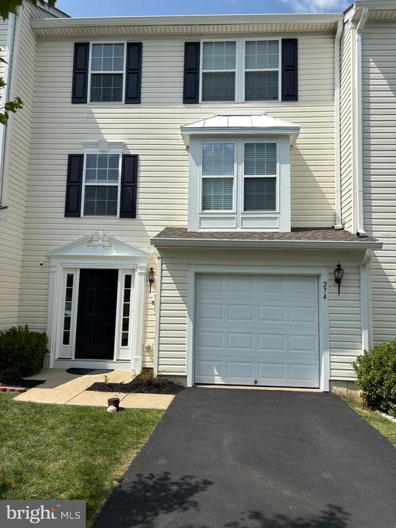 Savanna Dr, Pottstown, PA 19465