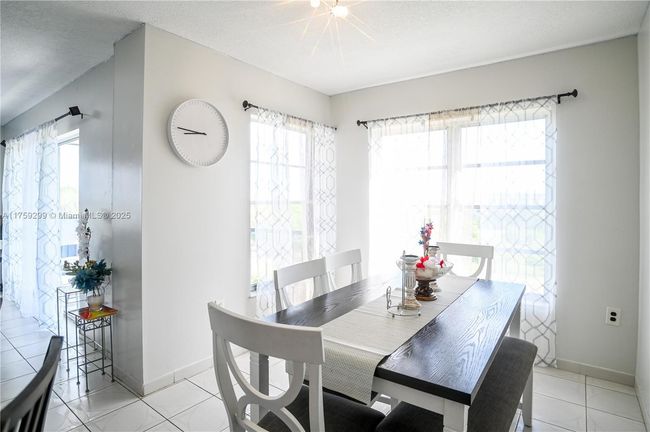 APT-601 - 4164 Inverrary Dr, Condo with 2 bedrooms, 2 bathrooms and null parking in Lauderhill FL | Image 8