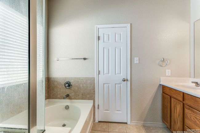 209 Country Vale, House other with 5 bedrooms, 3 bathrooms and null parking in Cibolo TX | Image 16