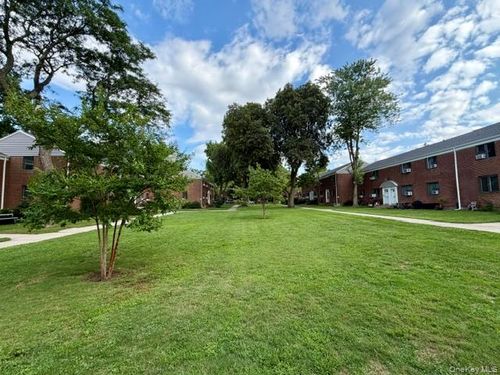 1-220-25 73rd Ave, Oakland Gardens, NY, 11364-2603 | Card Image