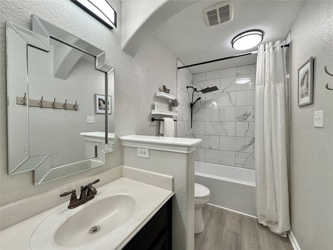 Primary bathroom | Image 5