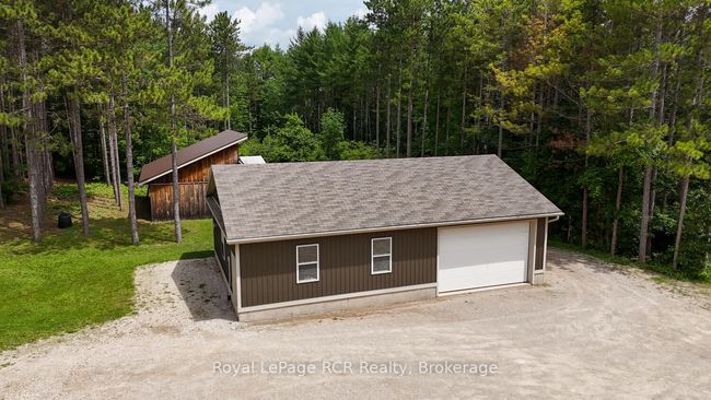 743055 Sideroad 10, House other with 3 bedrooms, 3 bathrooms and 10 parking in Chatsworth ON | Image 34
