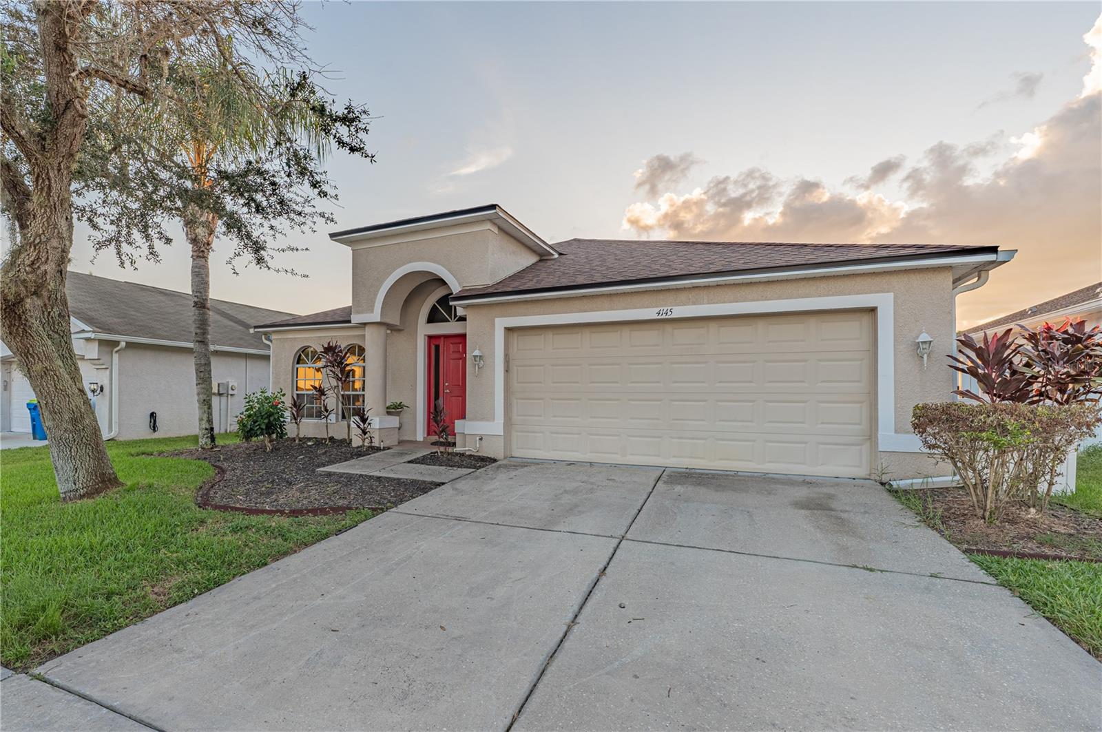 Medbury Dr, Wesley Chapel, FL 33543