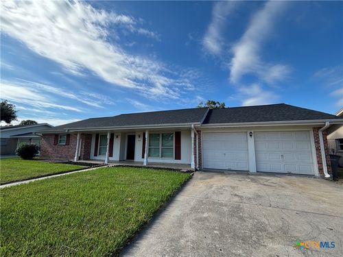 107 Yorkshire Ln, Victoria, TX, 77904-2245 | Card Image