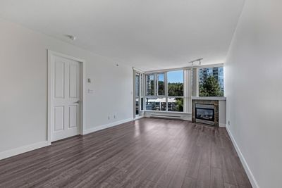 506 - 235 Guildford Way, Condo with 2 bedrooms, 2 bathrooms and 1 parking in Port Moody BC | Image 3