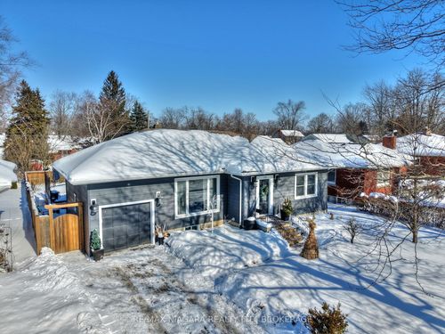 160 Norway Ave, Welland, ON, L3C4A5 | Card Image