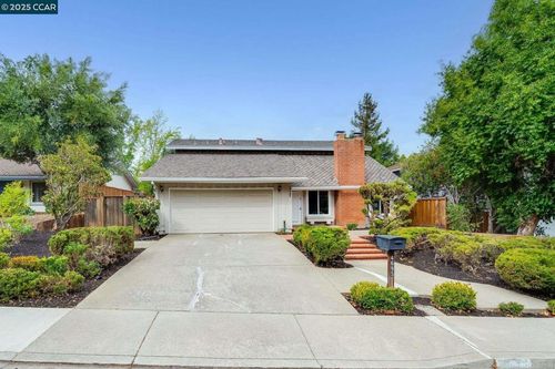 4695 S Larwin Ave, Concord, CA, 94521-4526 | Card Image