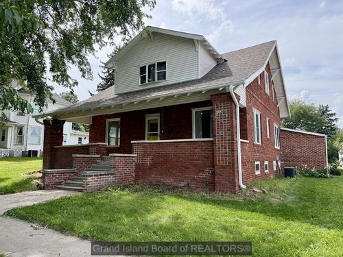 719 S 10th Ave, Broken Bow, NE, 68822-2415 | Card Image