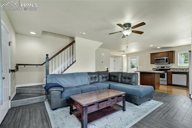 2601 Lynbarton Pt, Townhouse with 3 bedrooms, 3 bathrooms and 1 parking in Colorado Springs CO | Image 5