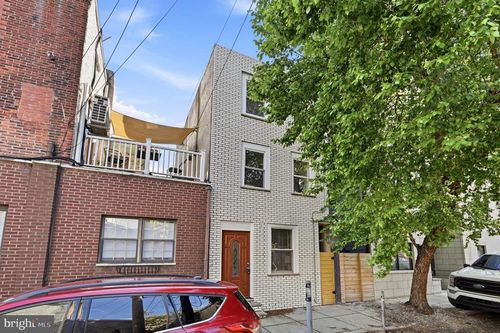 704 Latona St, PHILADELPHIA, PA, 19147-5116 | Card Image