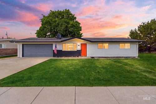 203 S Rowena St, Nampa, ID, 83686-2654 | Card Image