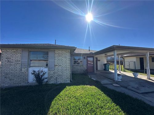 12 Dulcich Dr, Gretna, LA, 70053-6914 | Card Image