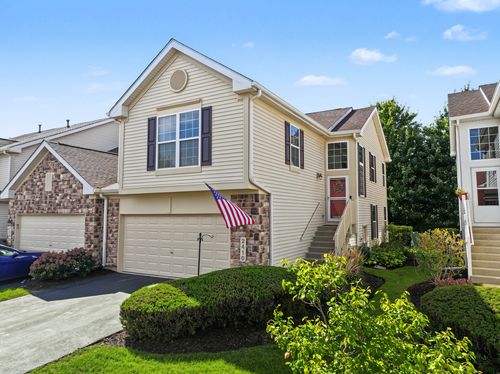 2410 Georgetown Cir, Aurora, IL, 60503-6711 | Card Image