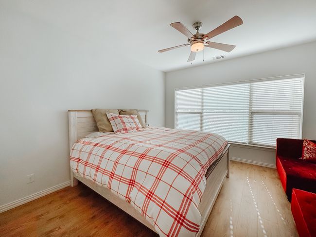 Lockout bedroom has queen bed, new flooring and paint. | Image 19