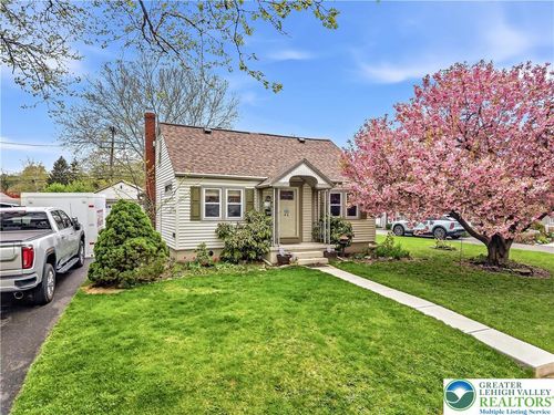 115 N Liberty St, Nazareth, PA, 18064-1726 | Card Image