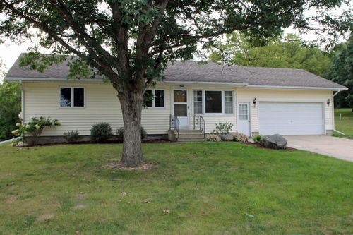 131 Niagara Dr, Waterloo, IA, 50701-1174 | Card Image