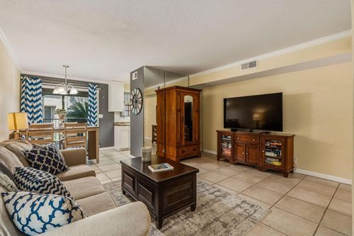 d5-5300 E Waverly Dr, Palm Springs, CA, 92264-6130 | Card Image