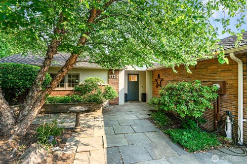 5120 Ne 54th Street, Seattle, WA, 98105 | Card Image