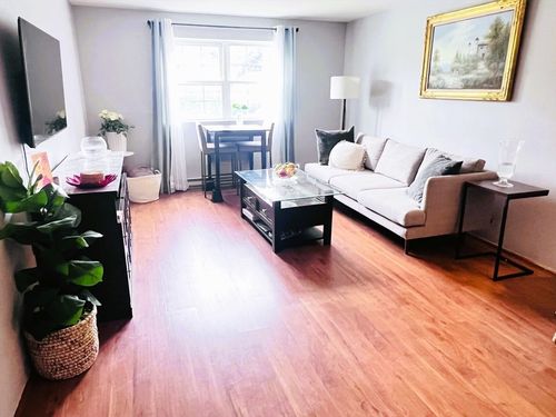 11-35 Berlin St, Clinton, MA, 01510-3818 | Card Image