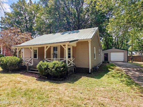 195 Georgia Ave, Mc Kenzie, TN, 38201-1415 | Card Image