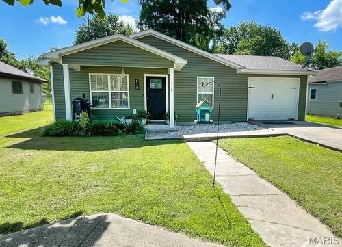 712 W Oak St, Dexter, MO, 63841-1020 | Card Image