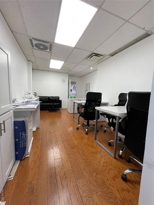 301-40 Main St, Flushing, NY, 11354-5523 | Card Image