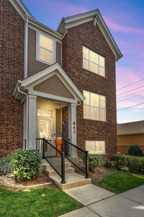 843 Lexington Cir E, Des Plaines, IL, 60016-4593 | Card Image