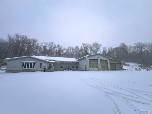 425 Old Macedon Center Rd, Fairport, NY, 14450-9758 | Card Image