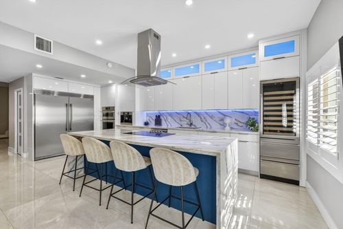 724 Sw 1st Ave, Pompano Beach, FL, 33060-8315 | Card Image