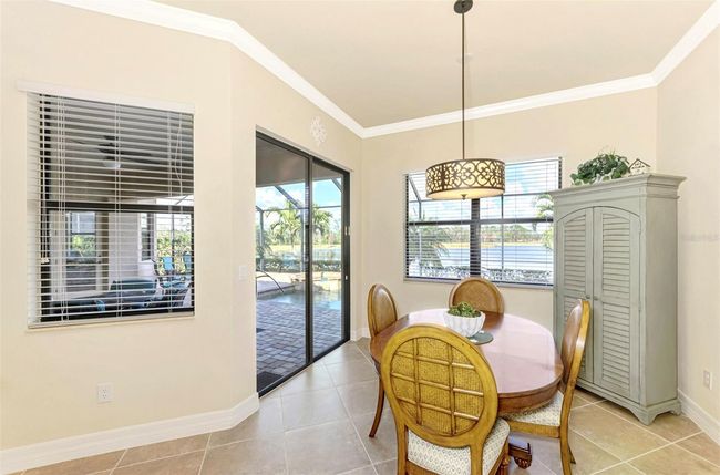 Dinette with Crown Molding | Image 30