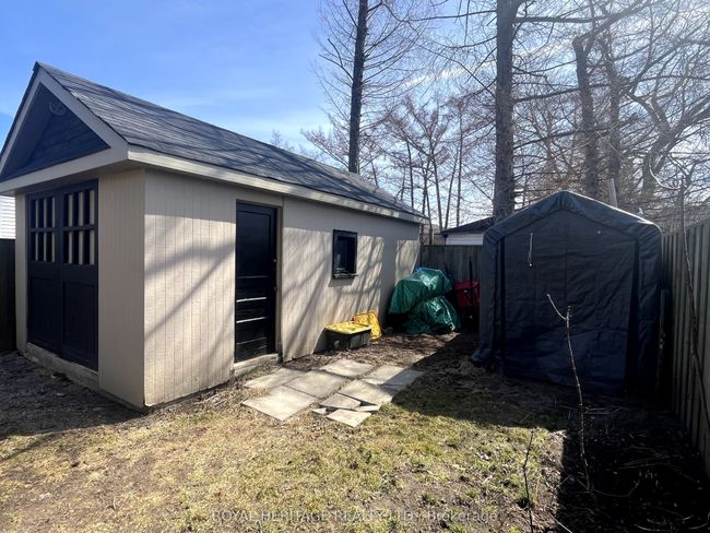 681 Athol St E, House attached with 4 bedrooms, 2 bathrooms and 5 parking in Oshawa ON | Image 40