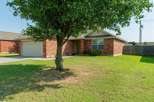 11813 Nw 7th St, Yukon, OK, 73099-6556 | Card Image