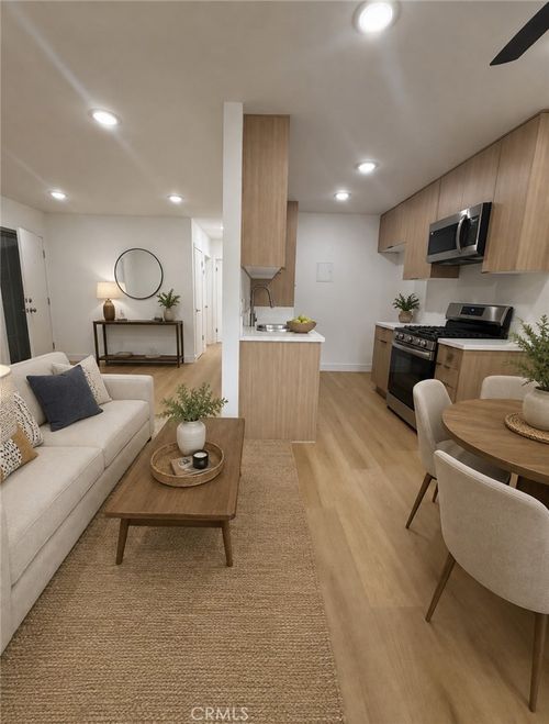 224-14805 Chase St, Panorama City, CA, 91402-3440 | Card Image