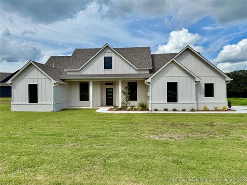 12098 County Road 3513 Loop, Ada, OK, 74820-2330 | Card Image