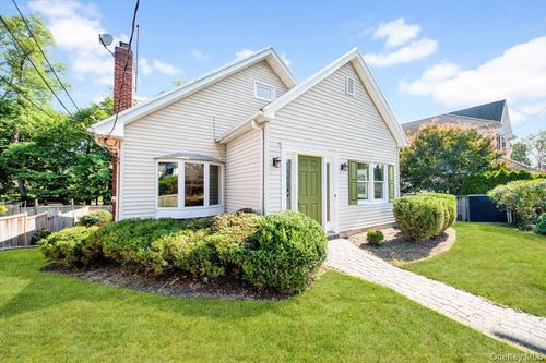 32 Ridgeland Ter, Rye, NY, 10580-3407 | Card Image