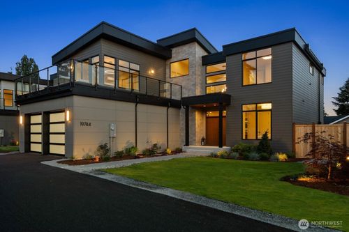 19744 20th Ave Nw, Shoreline, WA, 98177-2216 | Card Image