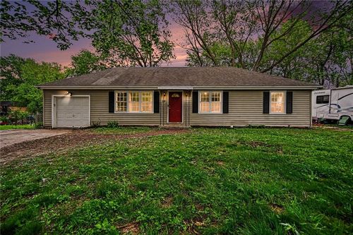 119 Hostetter St, Buckner, MO, 64016-9738 | Card Image