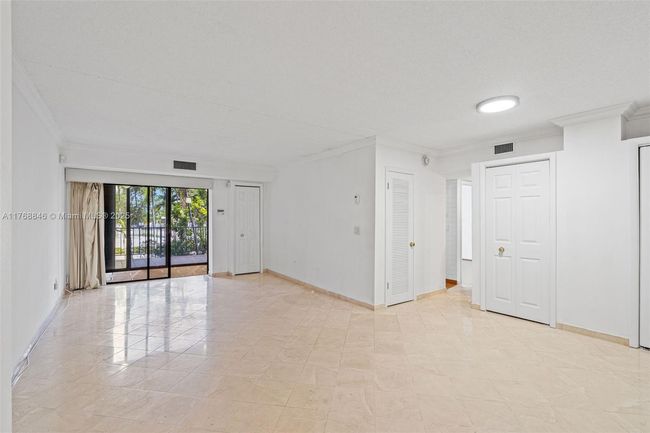 2B - 77 Crandon Blvd, Condo with 1 bedrooms, 2 bathrooms and null parking in Key Biscayne FL | Image 7