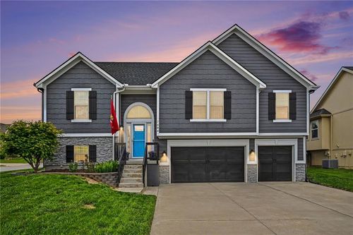 7404 Ne 109th St, Kansas City, MO, 64157-8535 | Card Image