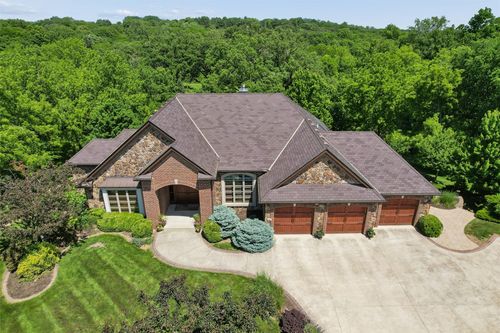 470 Painted Woods Dr, Waukee, IA, 50263-8441 | Card Image