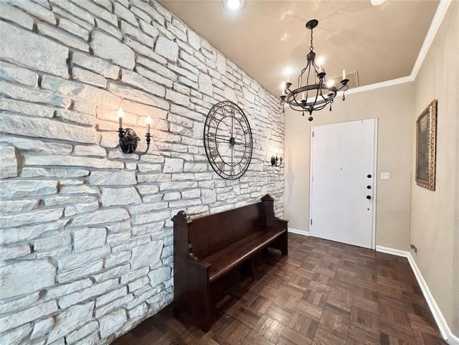 Entry, view towards front door. | Image 10