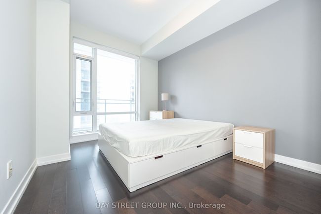 3212 - 21 Widmer St, Condo with 2 bedrooms, 1 bathrooms and null parking in Toronto ON | Image 19