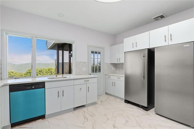 104 Crest Rd, House other with 4 bedrooms, 3 bathrooms and 3 parking in Cold Spring NY | Image 12
