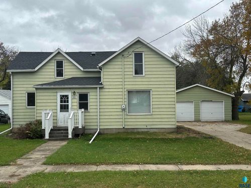 101 E 4th St, Ramona, SD, 57054-2203 | Card Image