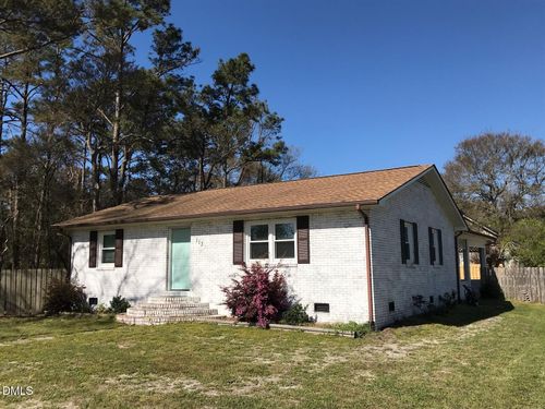 113 Ne 57th St, Oak Island, NC, 28465-4802 | Card Image