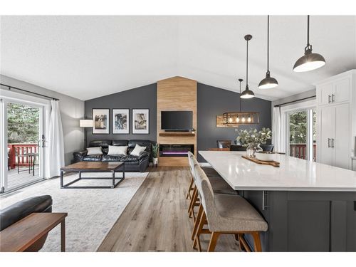 2041 Orchard Ln, White Bear Lake, MN, 55110-5423 | Card Image